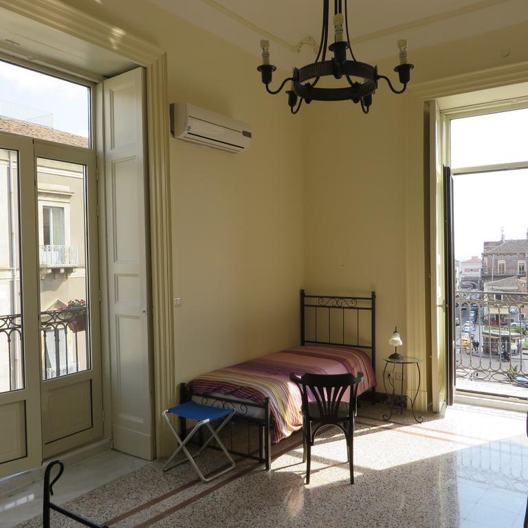 B&B Al Teatro Massimo カターニア 部屋 写真