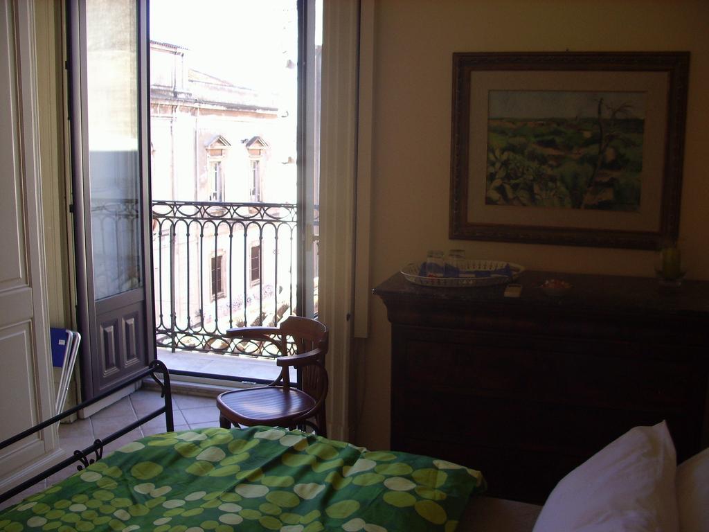 B&B Al Teatro Massimo カターニア エクステリア 写真