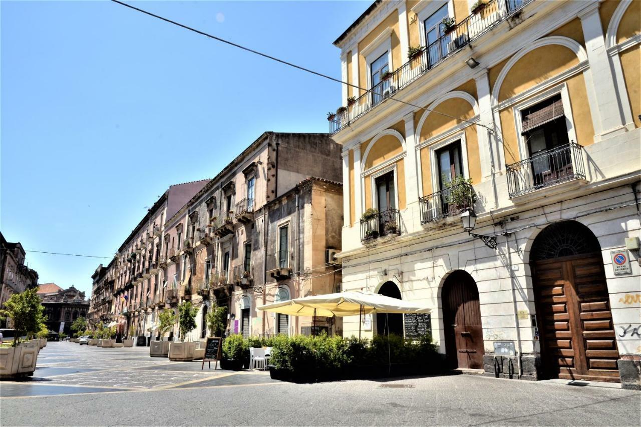 B&B Al Teatro Massimo カターニア エクステリア 写真